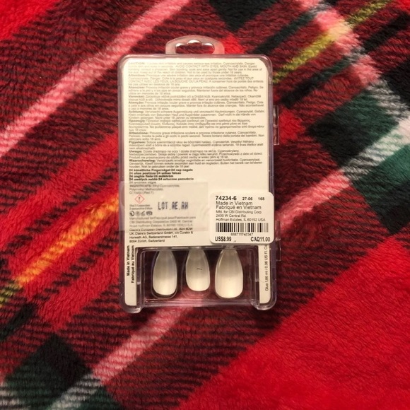 Iridescent/Holographic False Nails - Picture 3 of 3